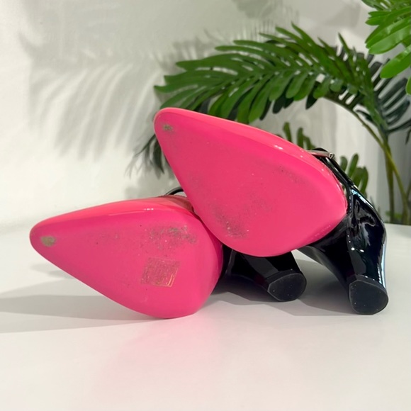 Authentic 2020 Cruise Chanel Neon Pink & Black Mary Jane Wedges size 35.5 - Picture 11 of 12